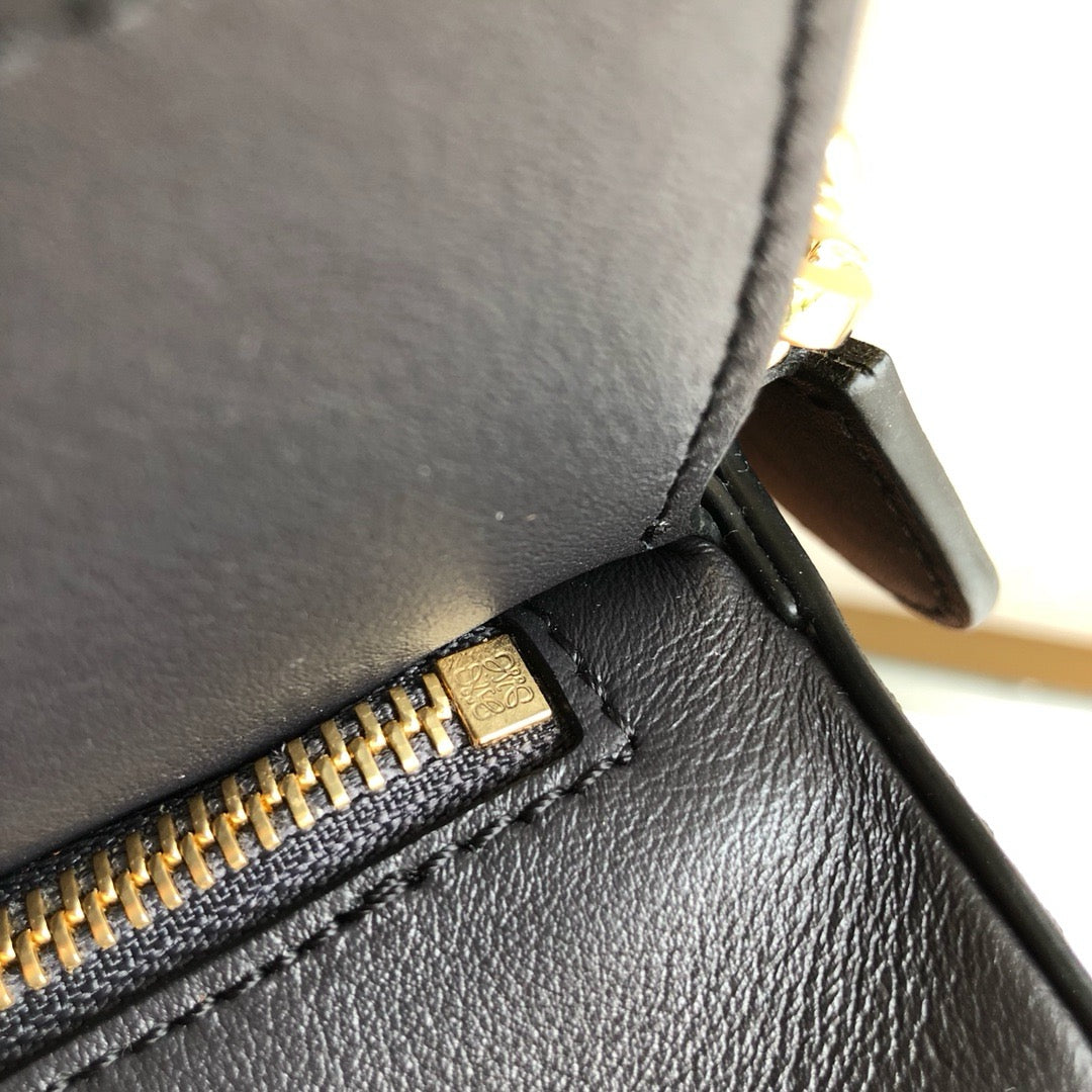 Loewe Puzzle Crossbody Bag (Grey tricolor)