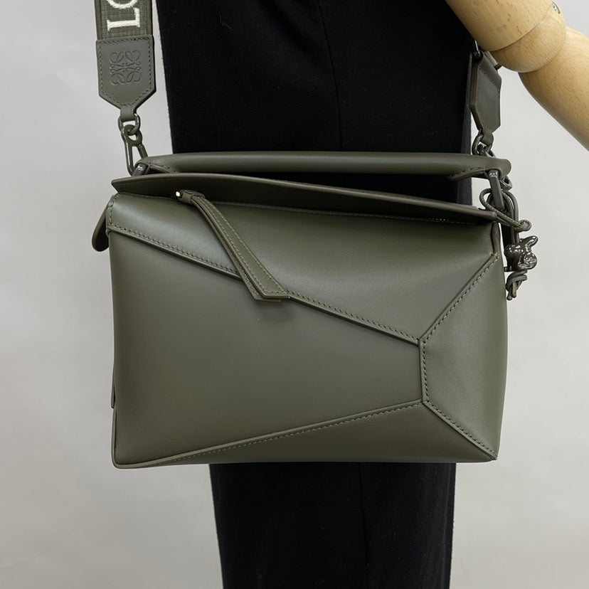 Loewe Puzzlo edge monochrome in satin leather calfskin