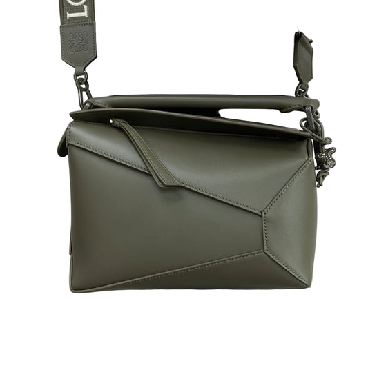 Loewe Puzzle edge monochrome in satin leather calfskin