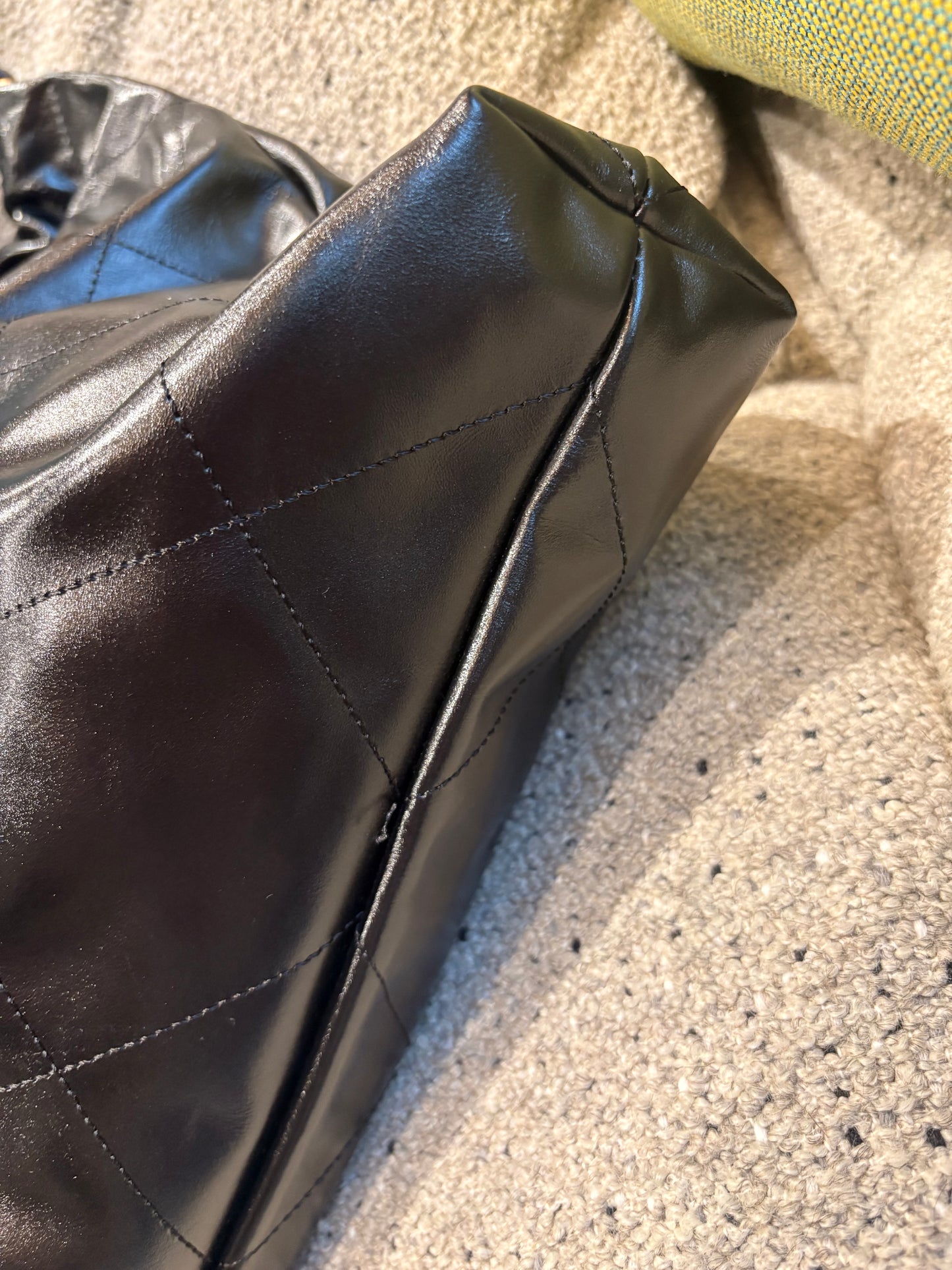Chanel 22 large size hobo bag