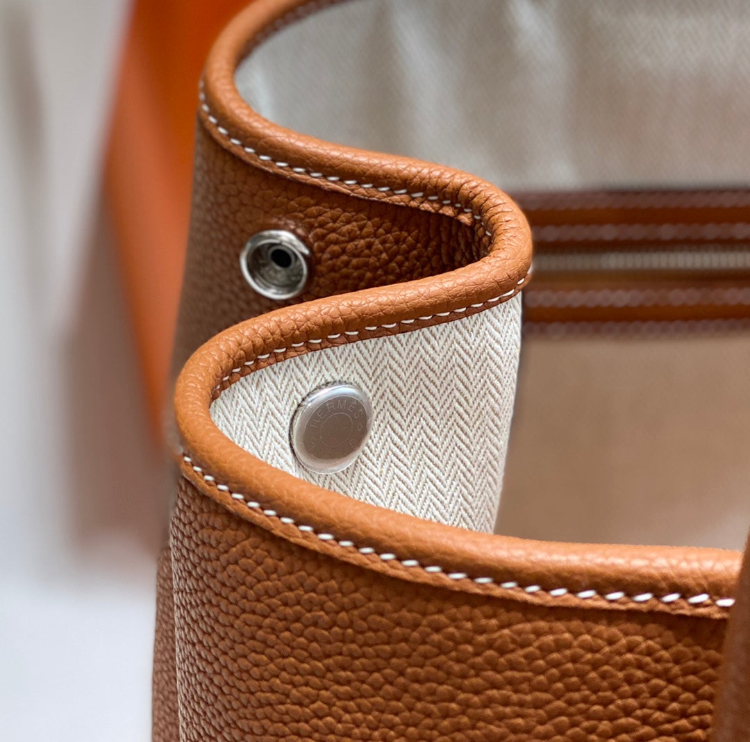 Hermès Pre-Owned
2016 Garden Party PM leather handbag