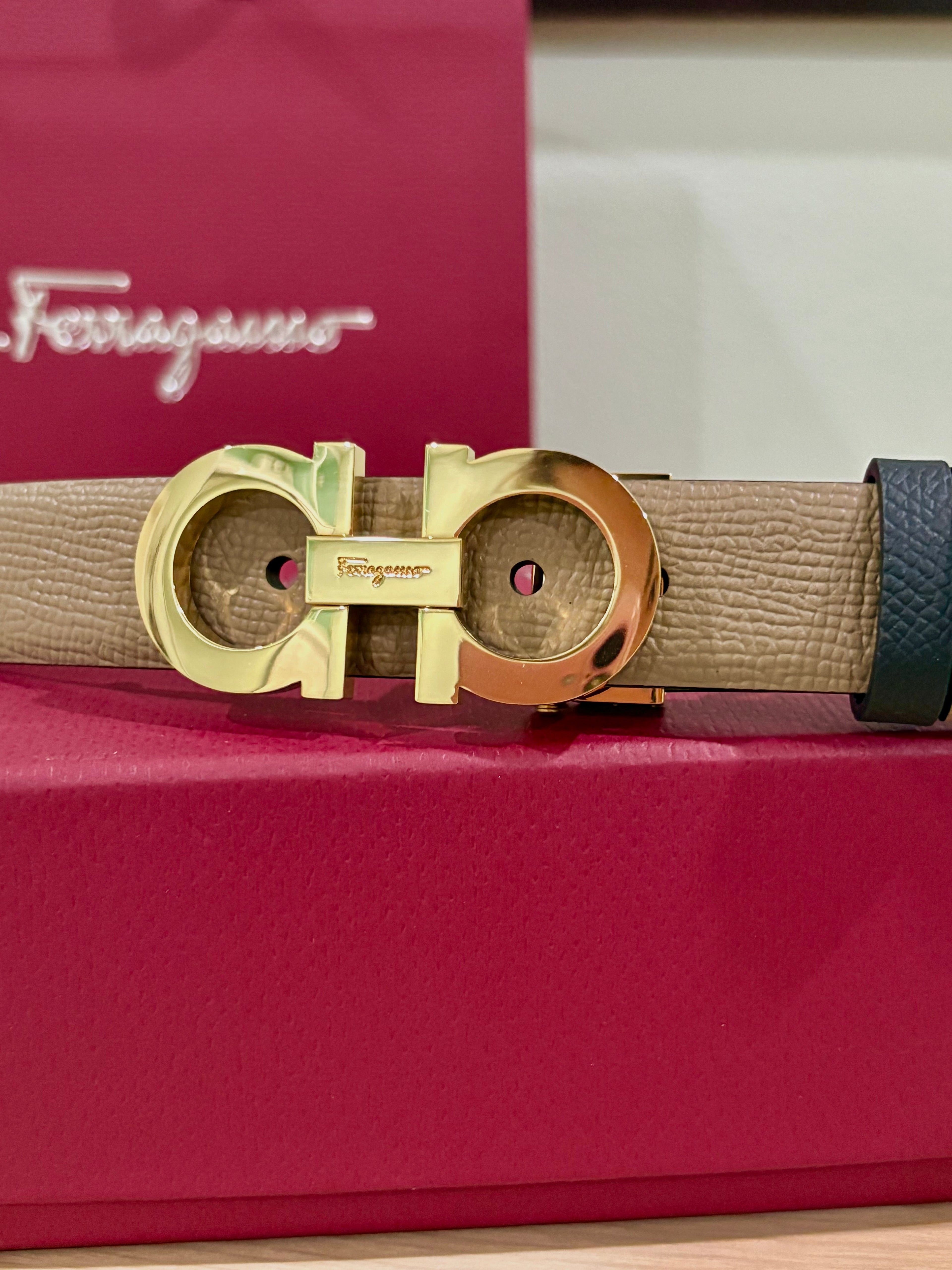 Ladies Gancini Reversible Ferragamo belt