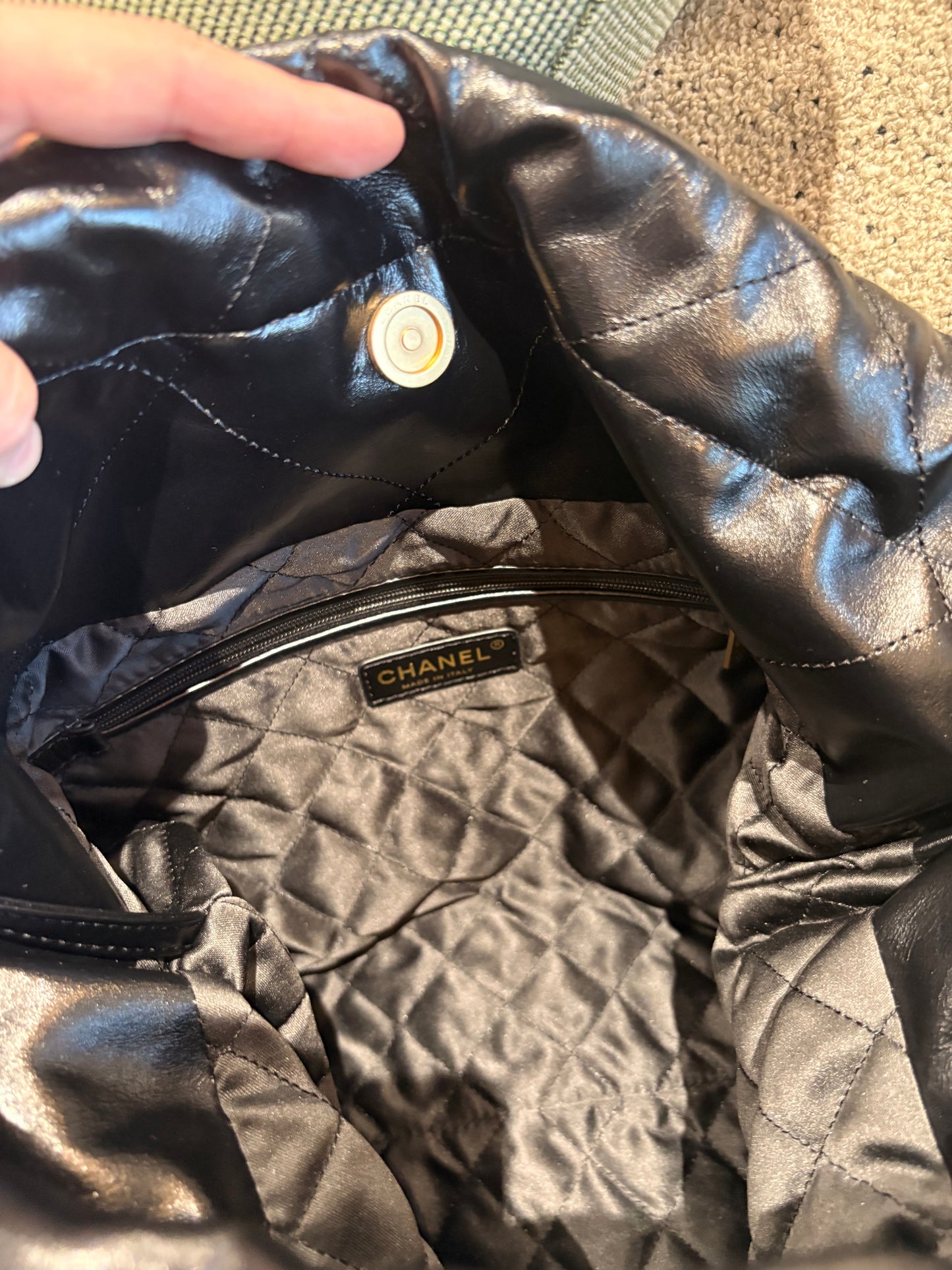 Chanel 22 large size hobo bag