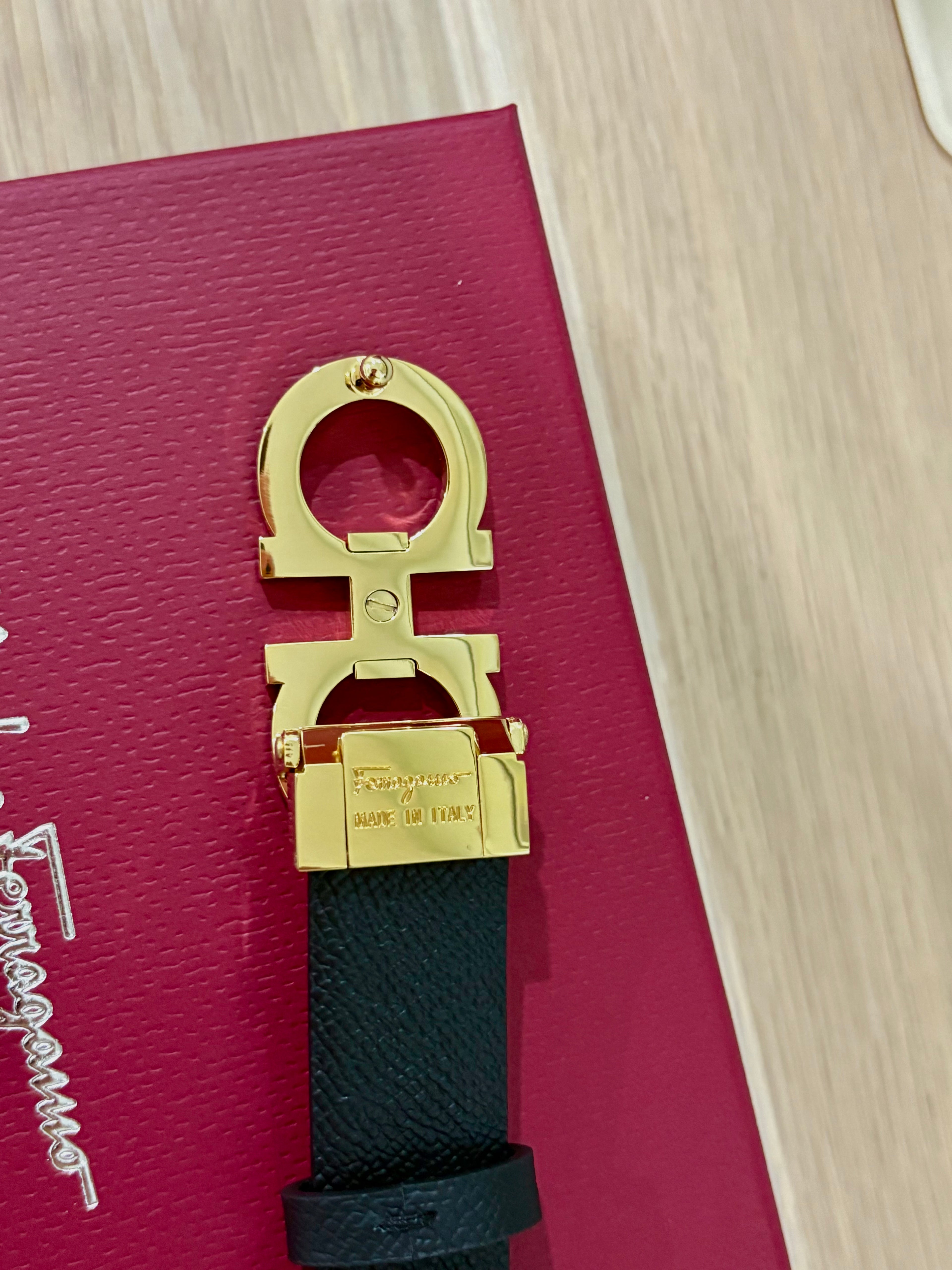 Ladies Gancini Reversible Ferragamo belt