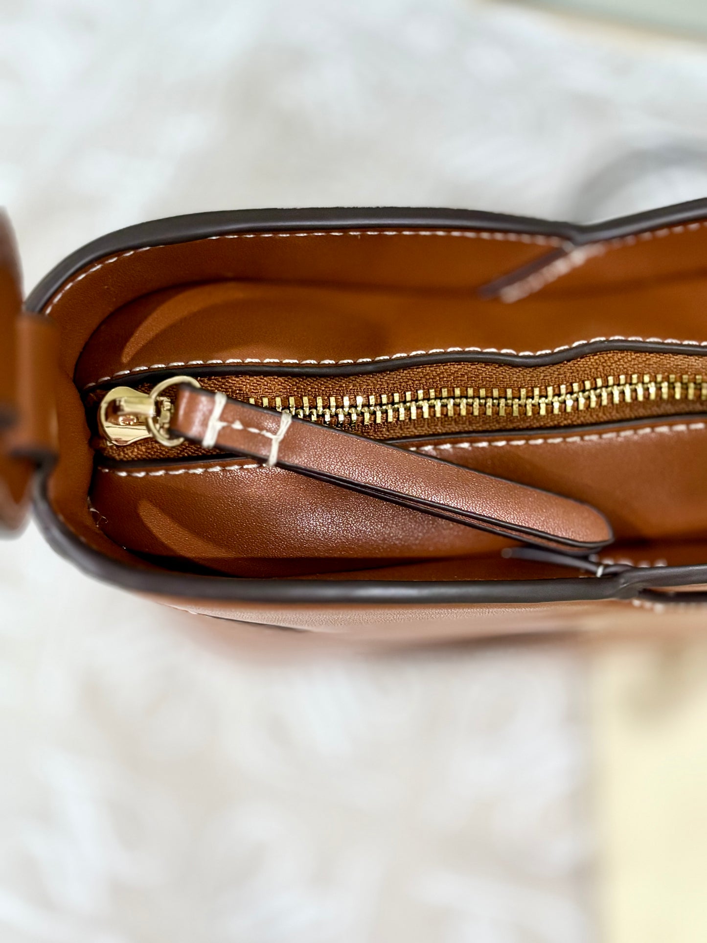 Poléne Nodde in smooth camel