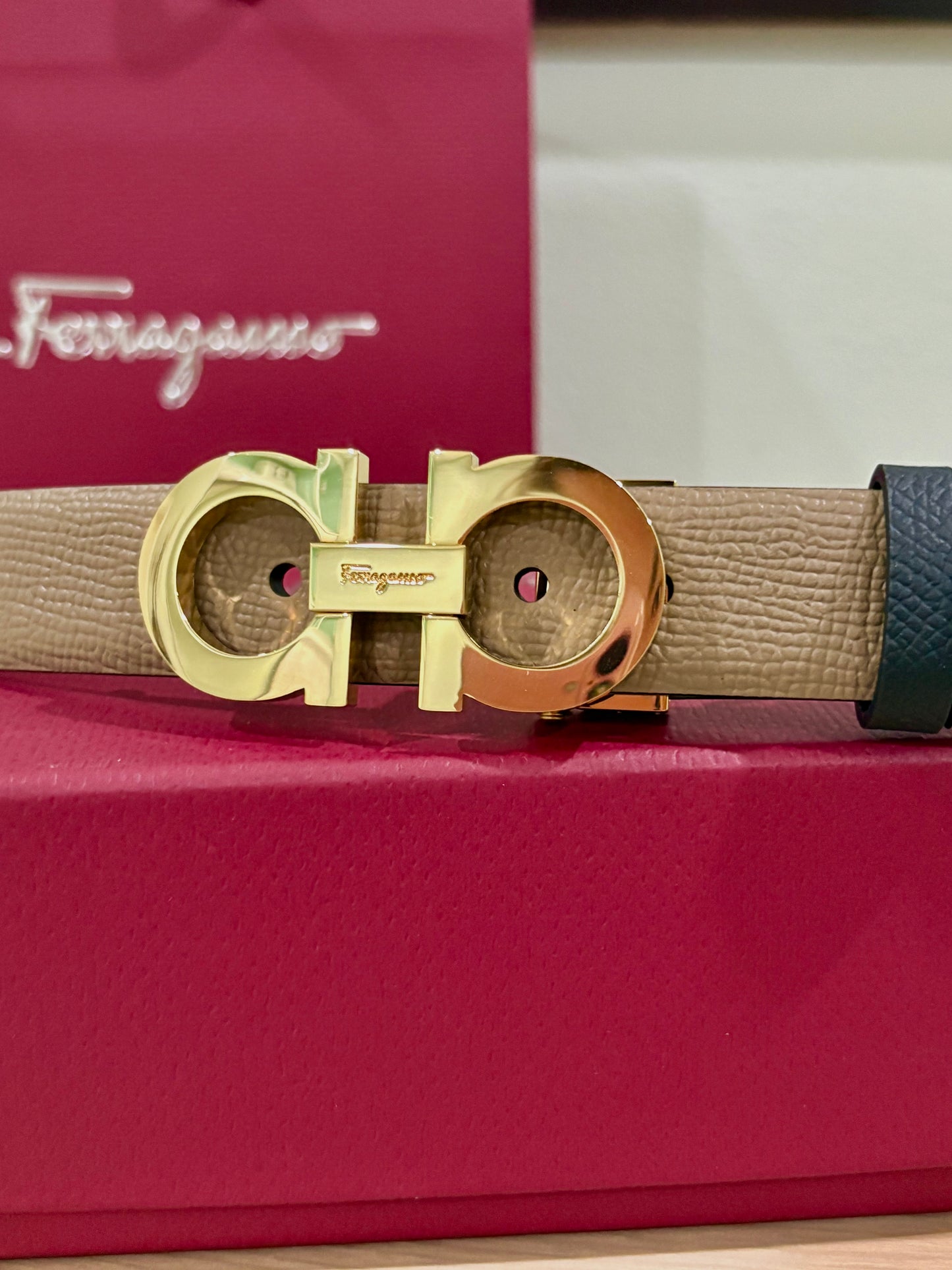 Ladies Gancini Reversible Ferragamo belt