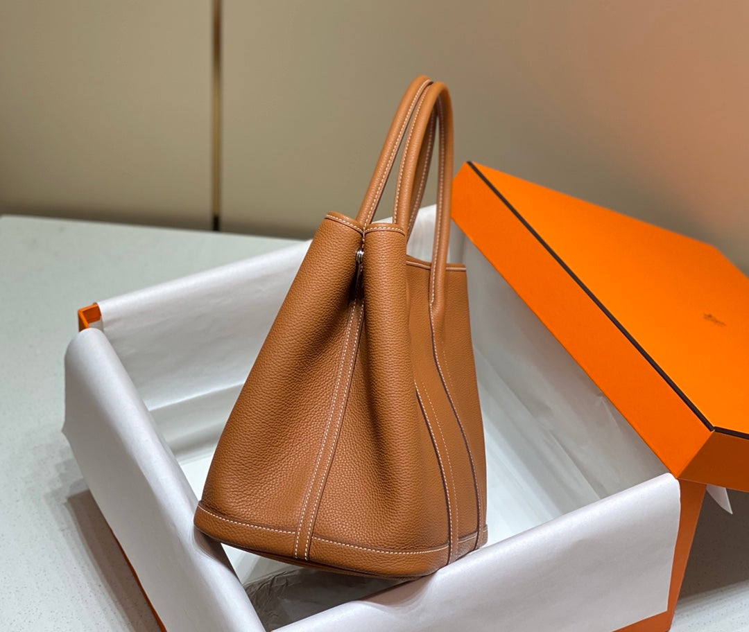 Hermès Pre-Owned
2016 Garden Party PM leather handbag