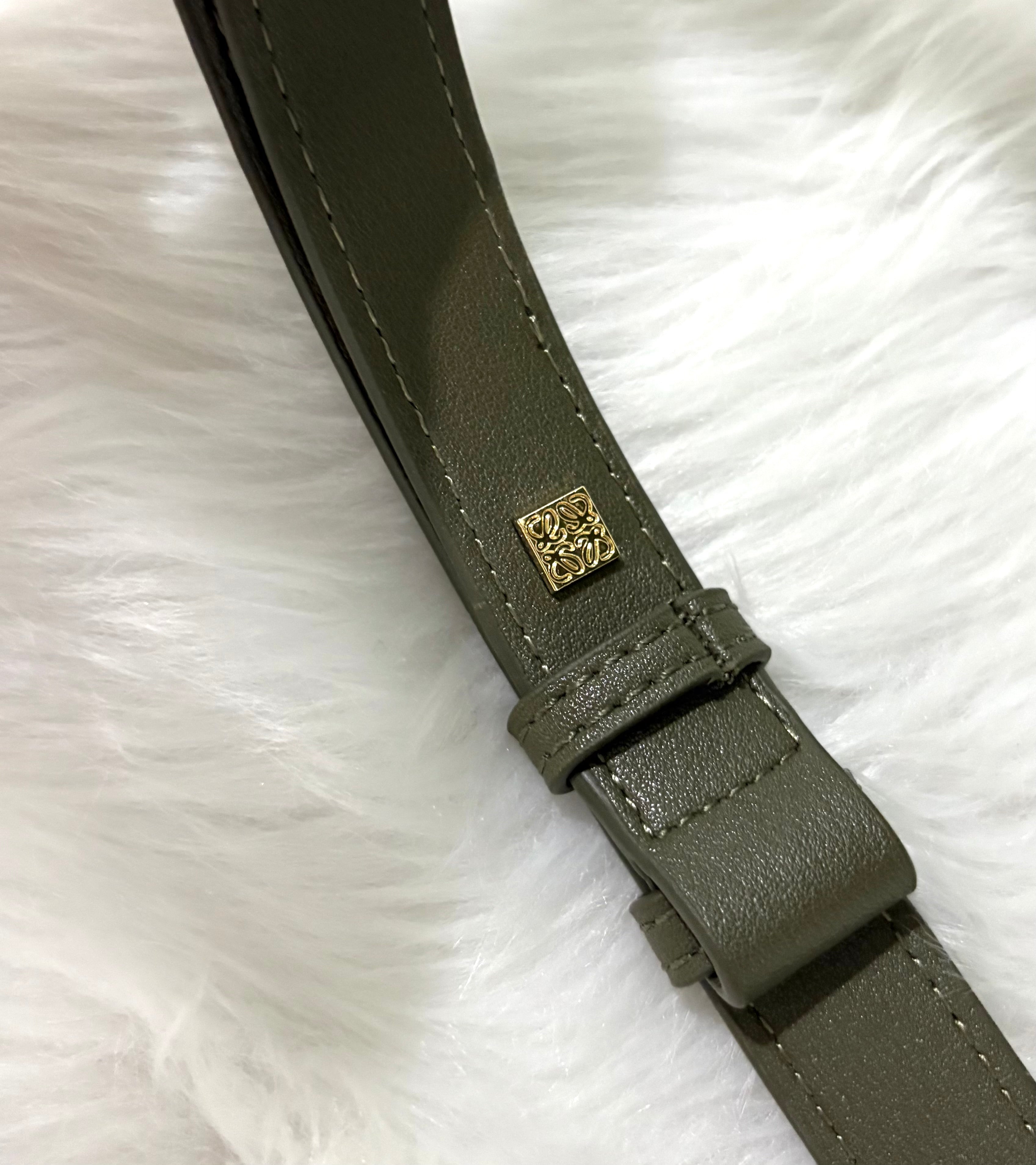 Loewe Puzzlo edge monochrome in satin leather calfskin