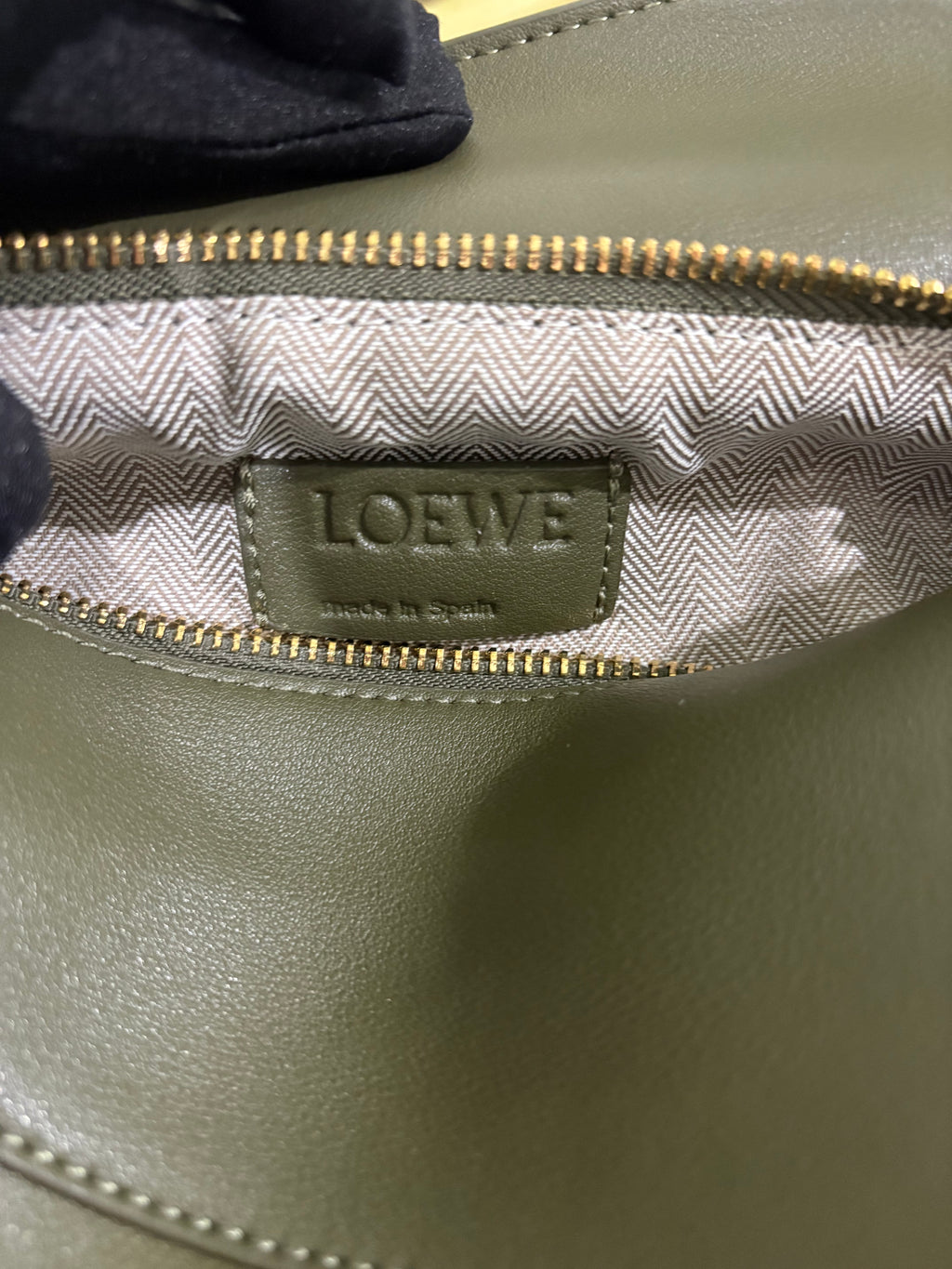 Loewe Puzzlo edge monochrome in satin leather calfskin