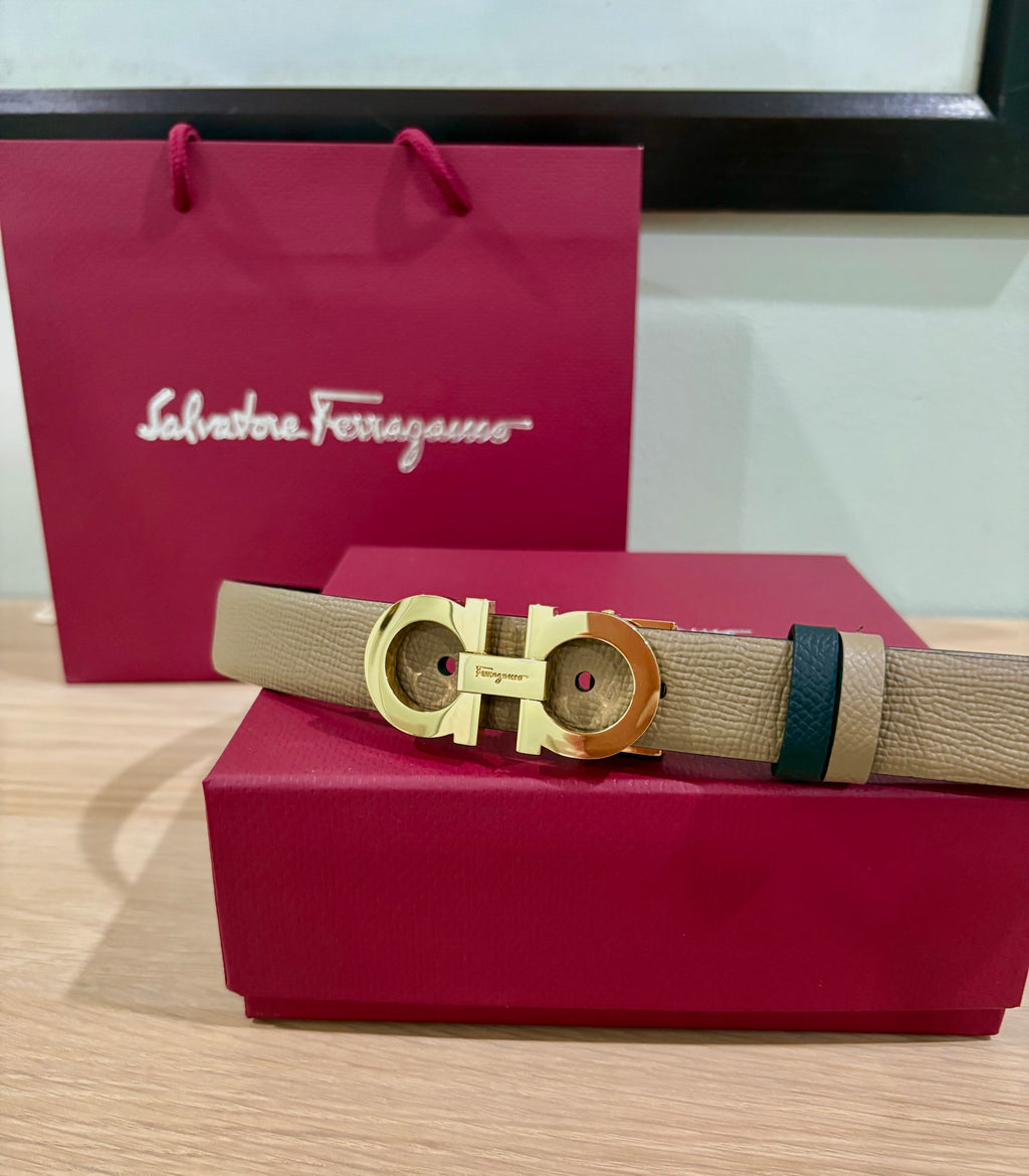 Ladies Gancini Reversible Ferragamo belt