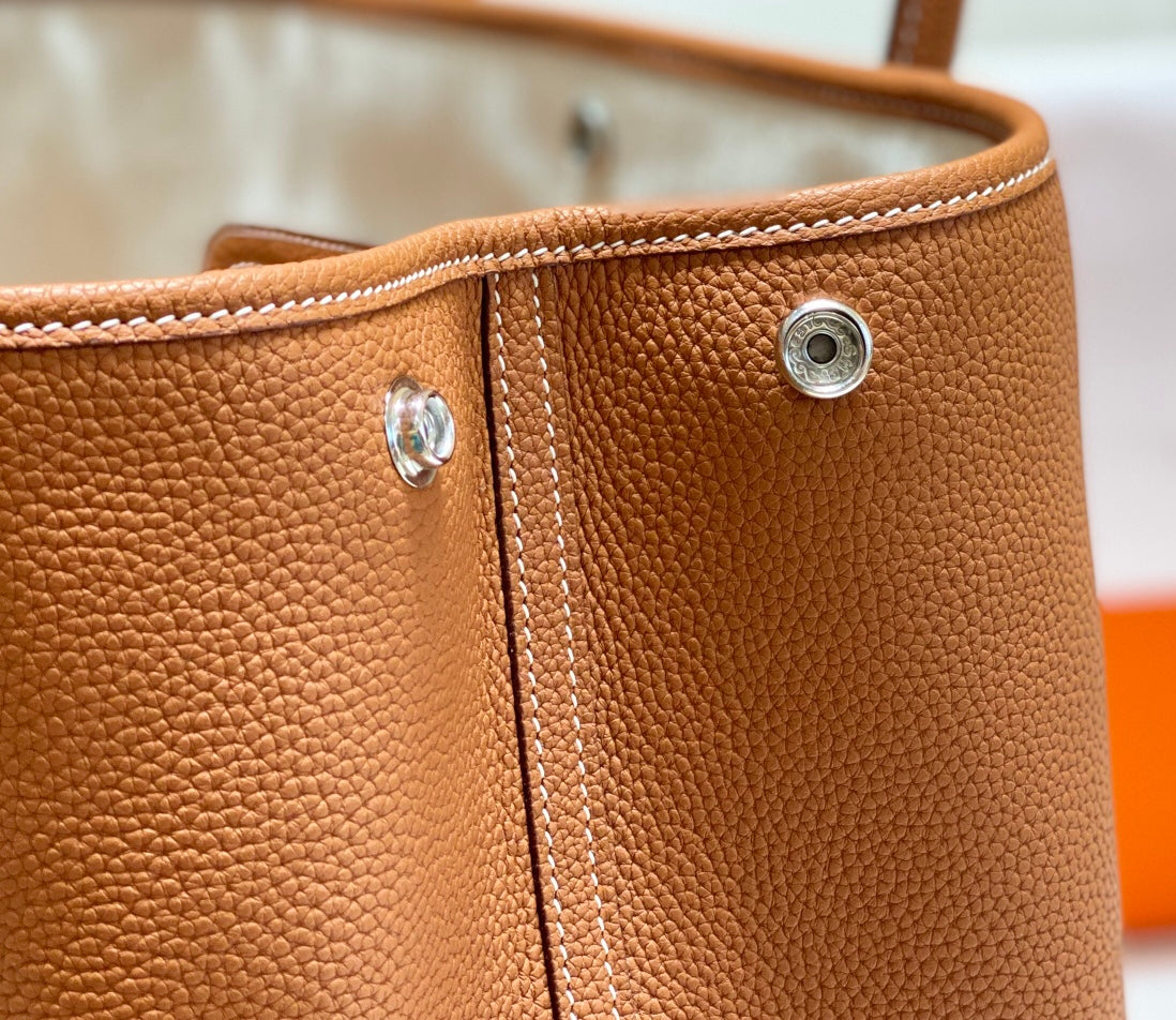 Hermès Pre-Owned
2016 Garden Party PM leather handbag