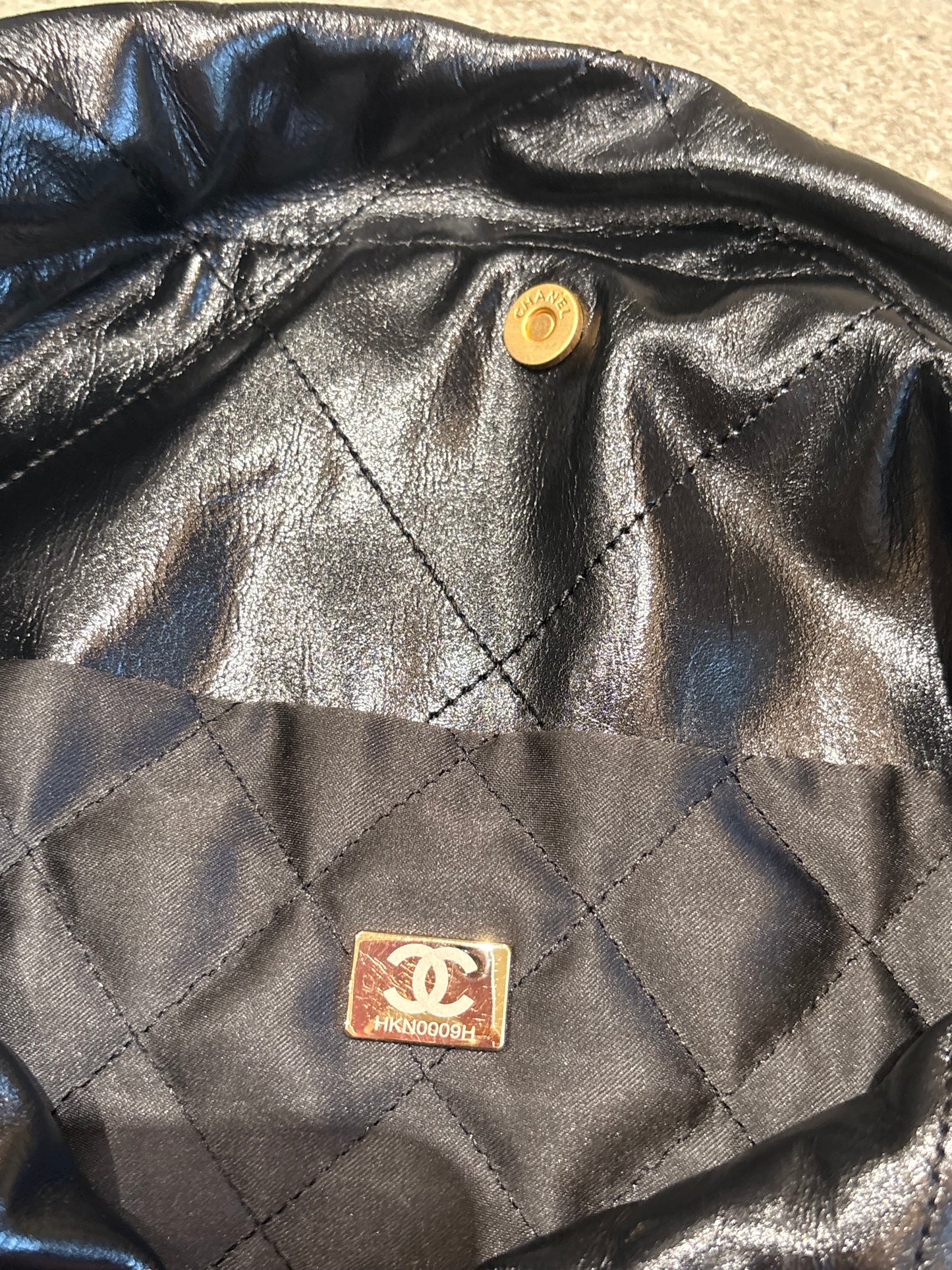 Chanel 22 large size hobo bag
