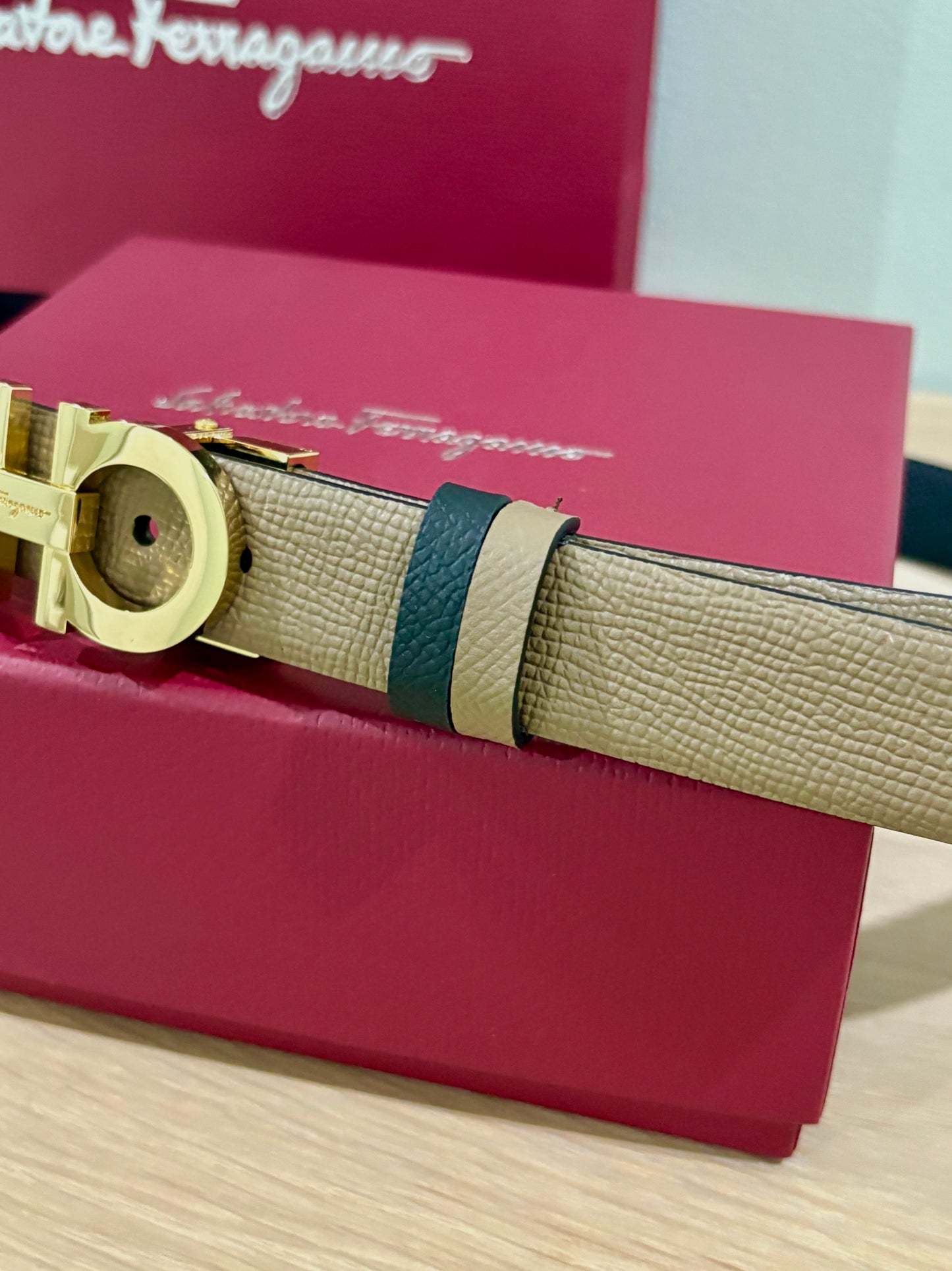 Ladies Gancini Reversible Ferragamo belt