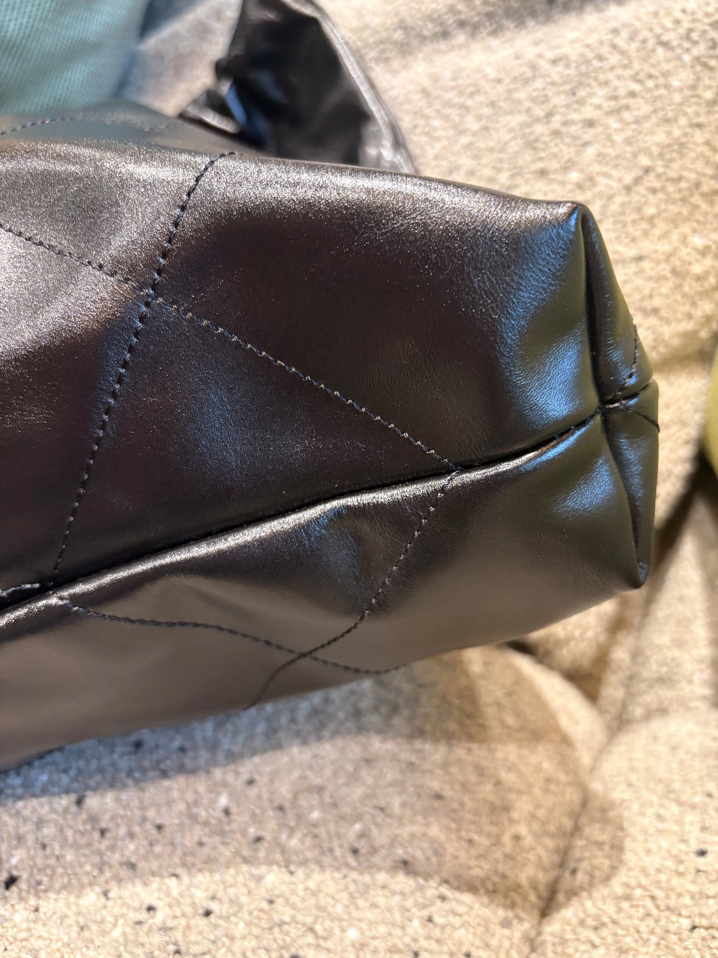 Chanel 22 large size hobo bag