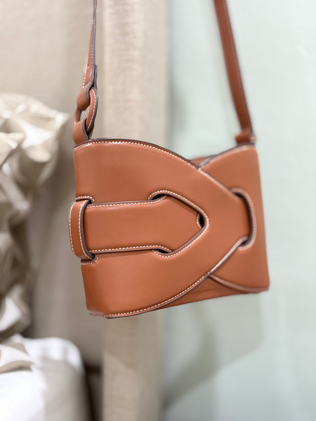 Poléne Nodde in smooth camel