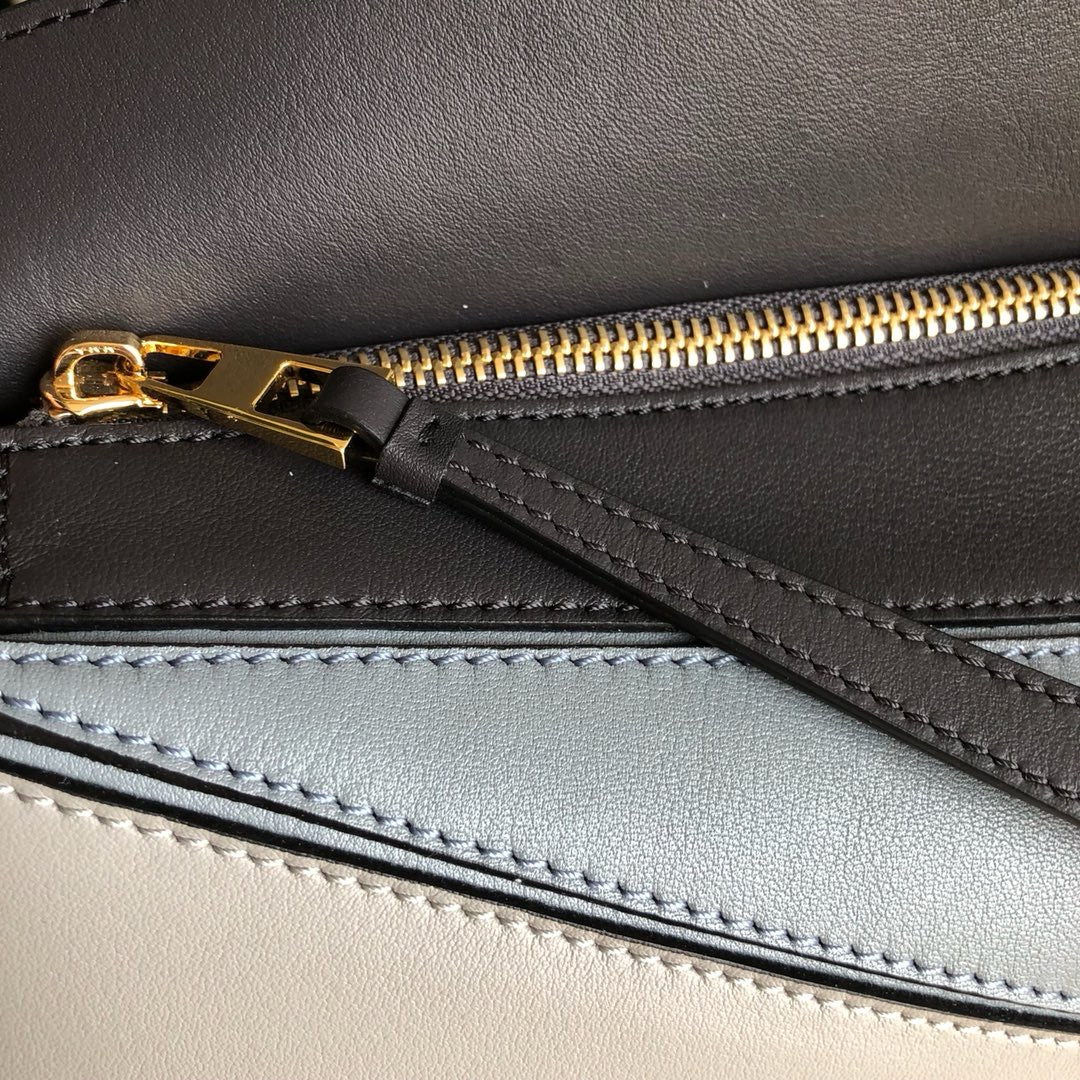 Loewe Puzzle Crossbody Bag (Grey tricolor)